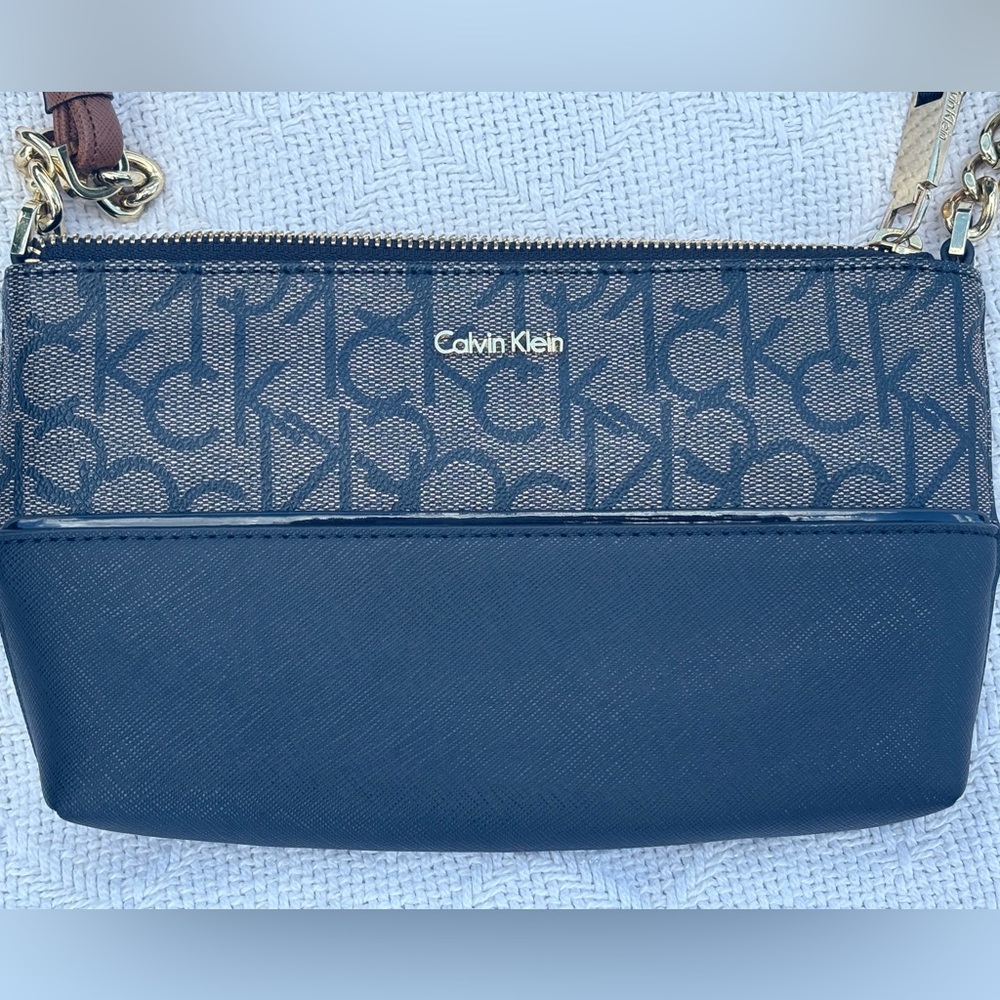 Beautiful Calvin Klein cross body/shoulder purse